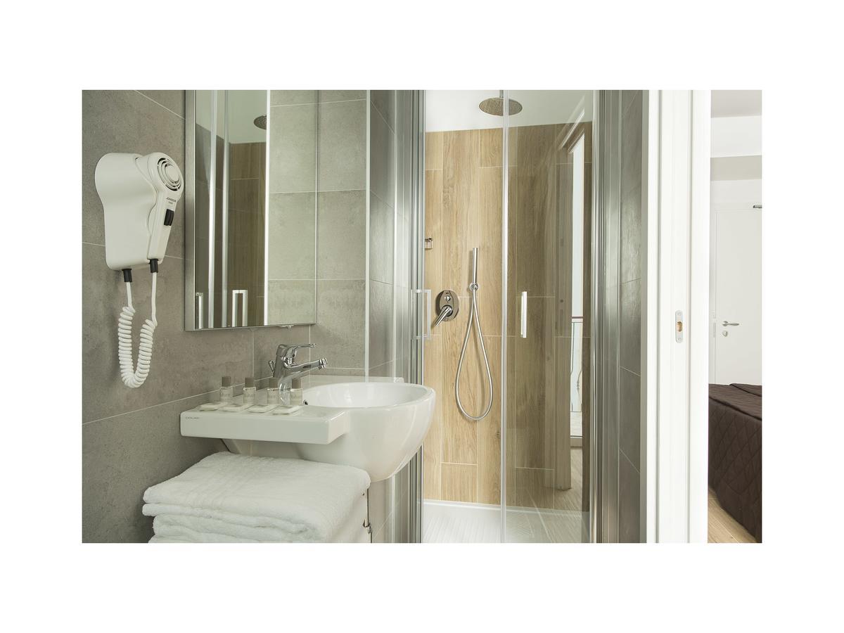 Hotel Gardenia ลิโดดิเยโซโล ภายนอก รูปภาพ