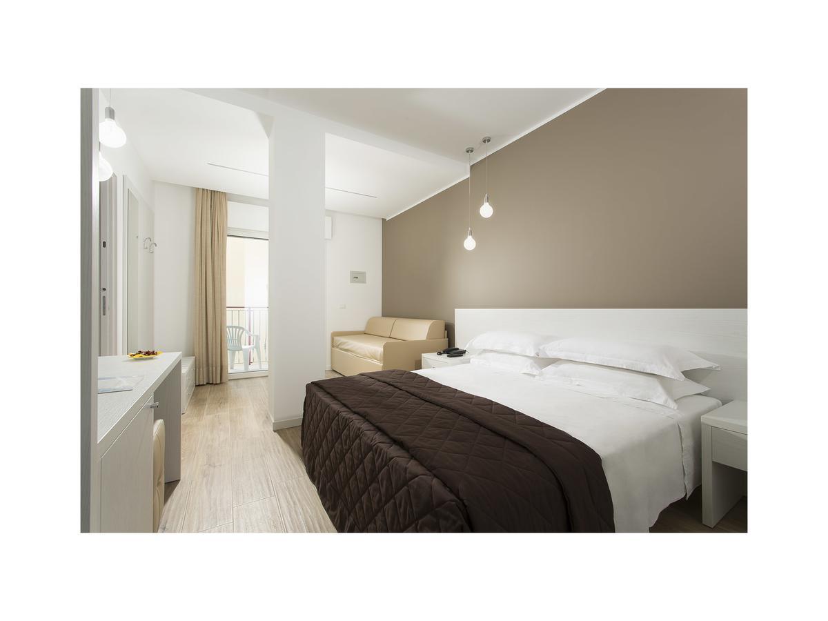 Hotel Gardenia ลิโดดิเยโซโล ภายนอก รูปภาพ