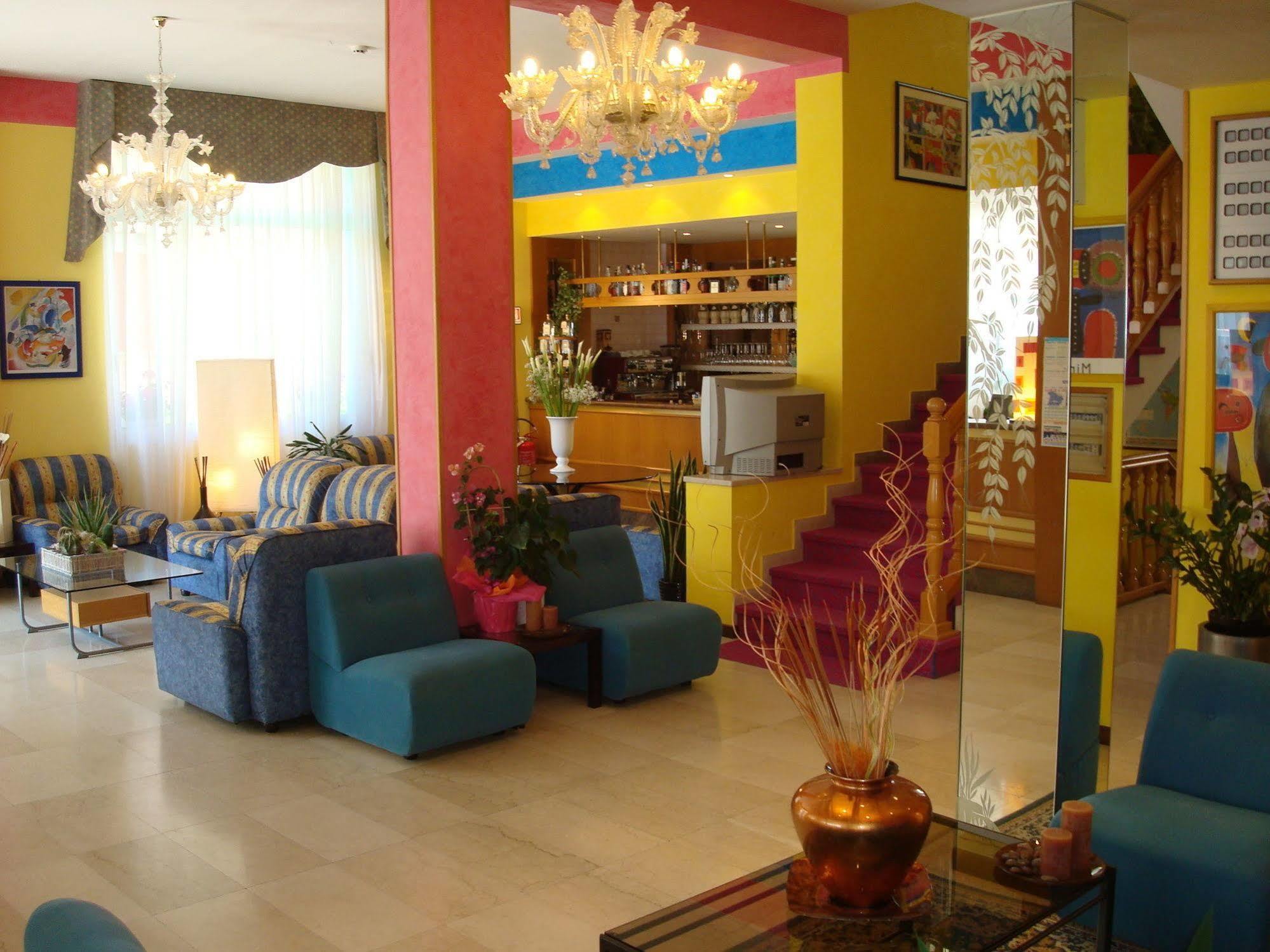 Hotel Gardenia ลิโดดิเยโซโล ภายนอก รูปภาพ