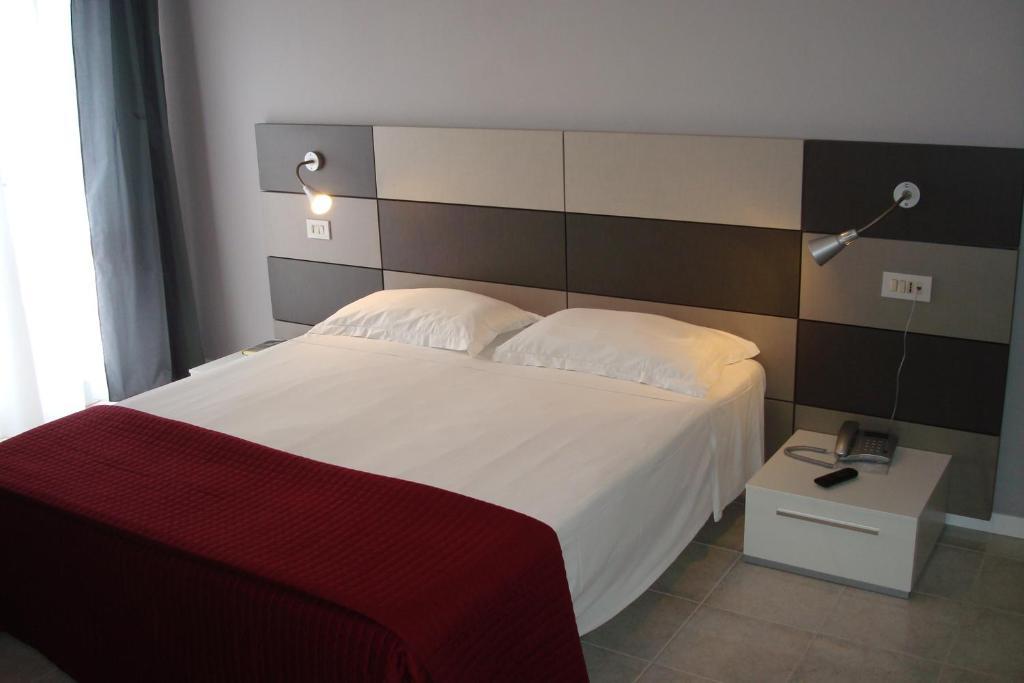 Hotel Gardenia ลิโดดิเยโซโล ห้อง รูปภาพ